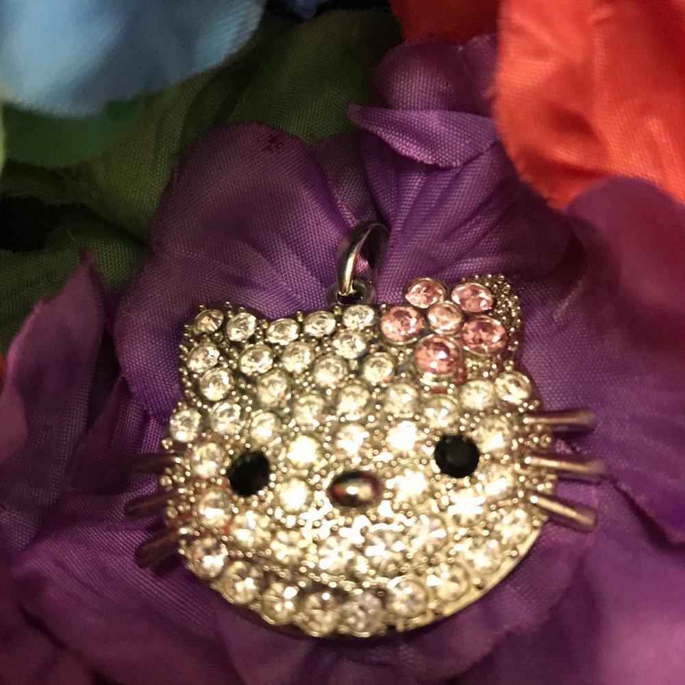 Hello Kitty Charm - Picture 10 of 15
